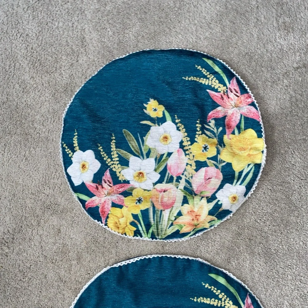 Shabby Chic‎ Round Floral Cloth Placemats Set (2)